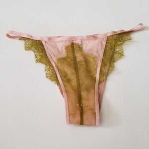 NWT Victoria's Secret Eyelash Lace Itsy Panty